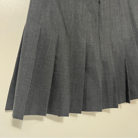 Aritzia Talula Hedran Skirt 8 Charcoal Pleated School Girl Skater Skirt NWT - Picture 5 of 10
